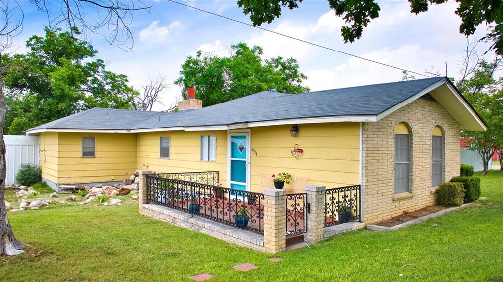 631 Wheeler St Property Photo