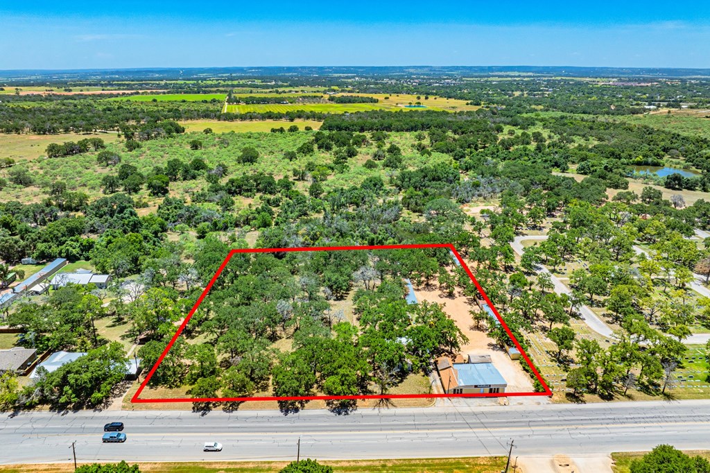 1709 N Llano St Property Photo 5