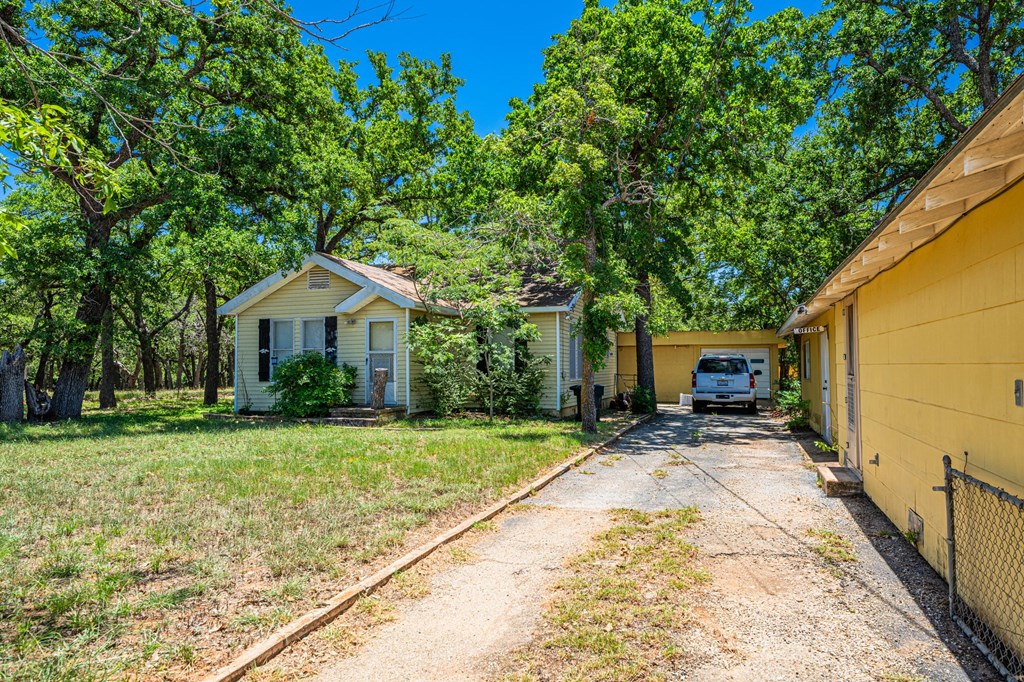 1709 N Llano St Property Photo 15