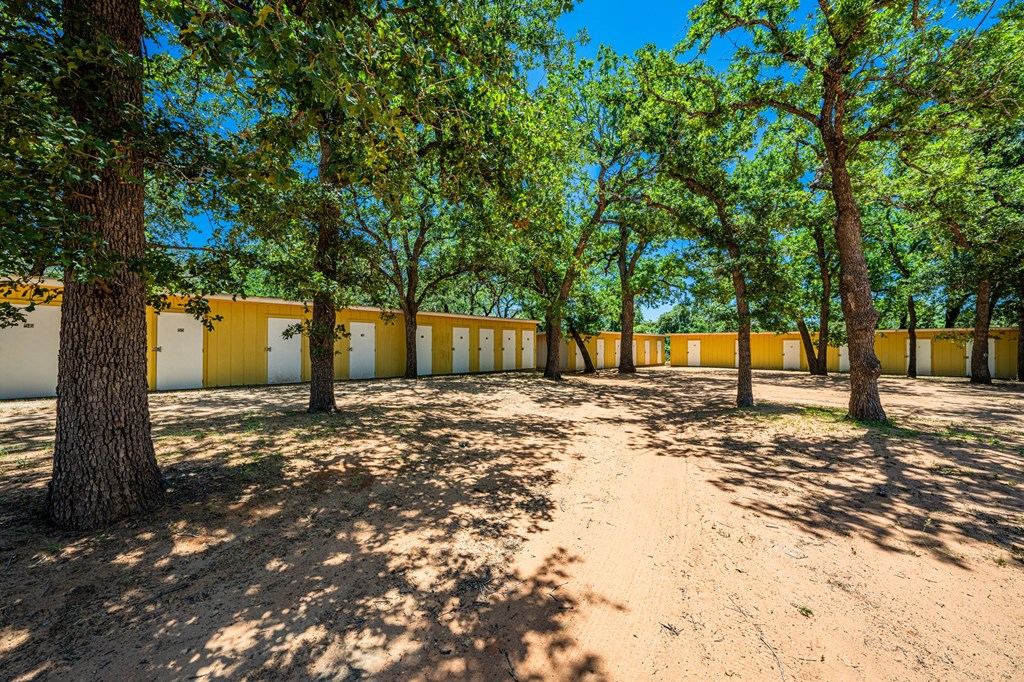 1709 N Llano St Property Photo 18