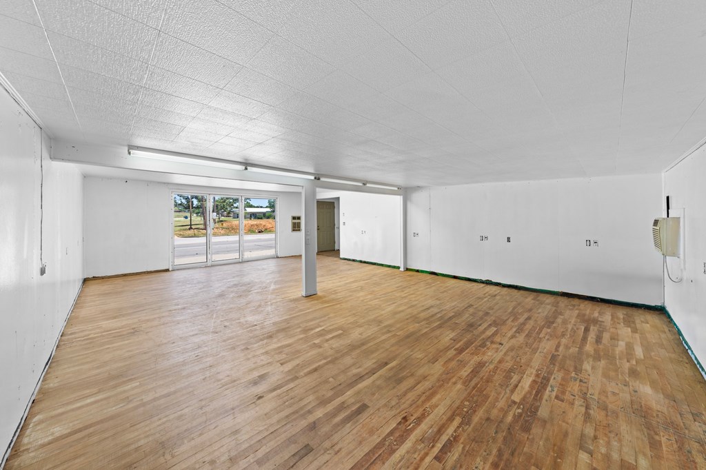 1709 N Llano St Property Photo 23