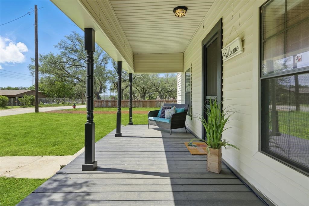 103 N Avenue Q Property Photo 3