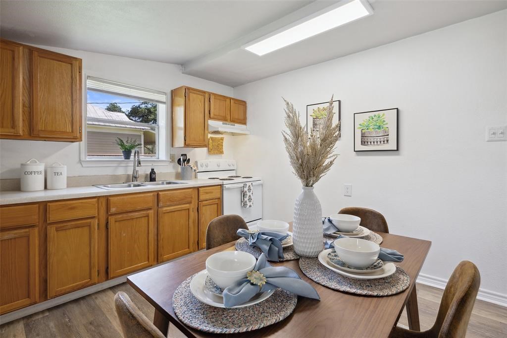 103 N Avenue Q Property Photo 10