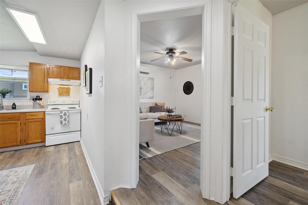 103 N Avenue Q Property Photo 12