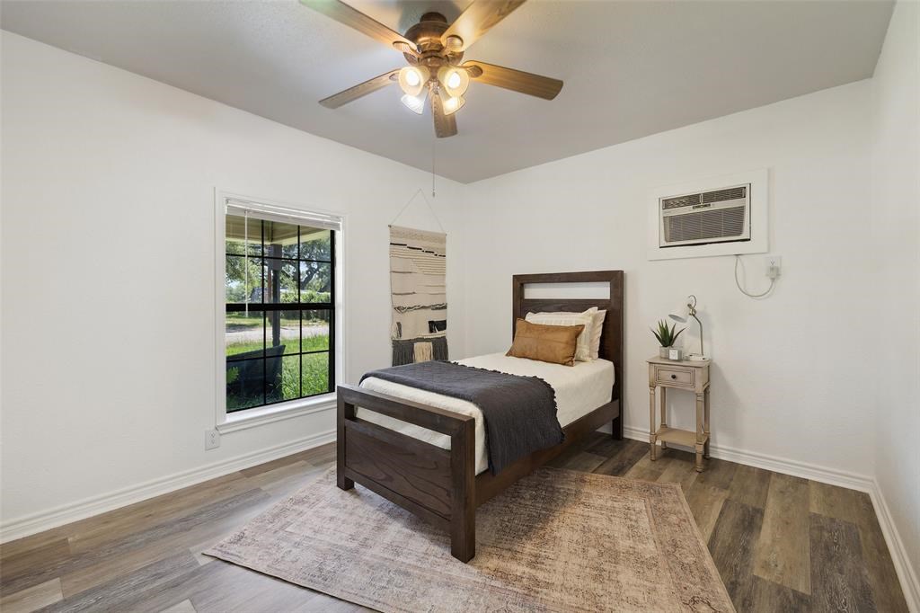 103 N Avenue Q Property Photo 13