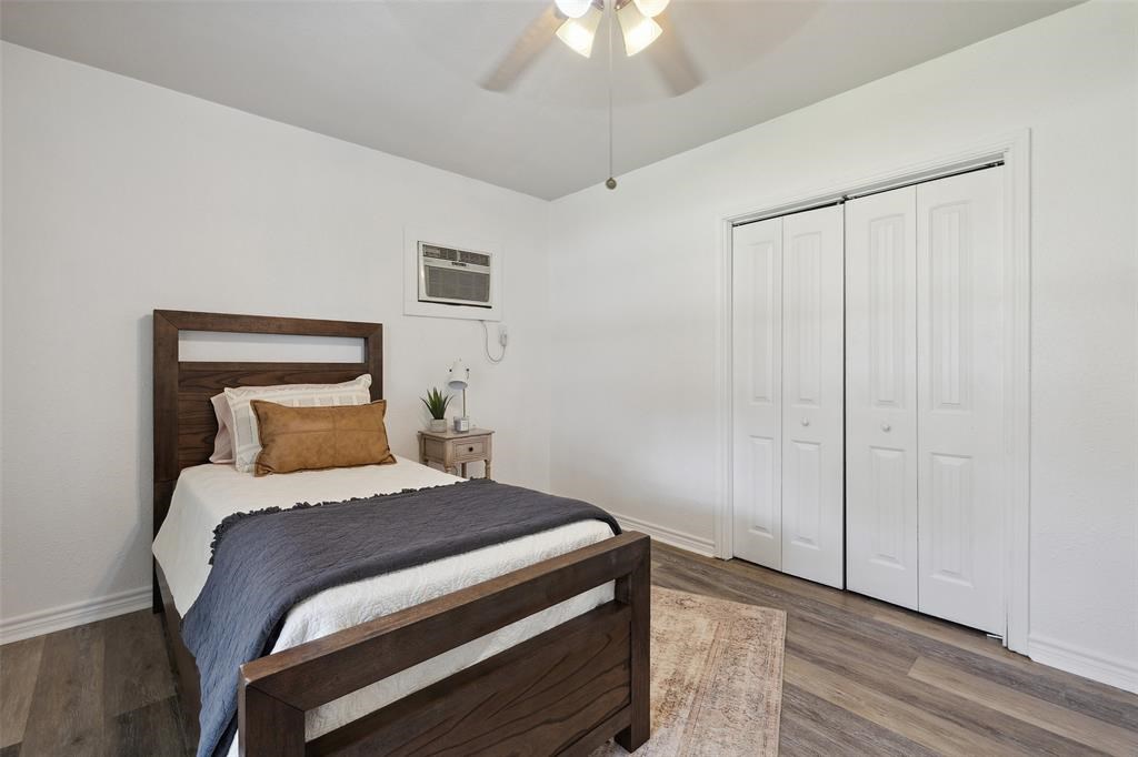 103 N Avenue Q Property Photo 14
