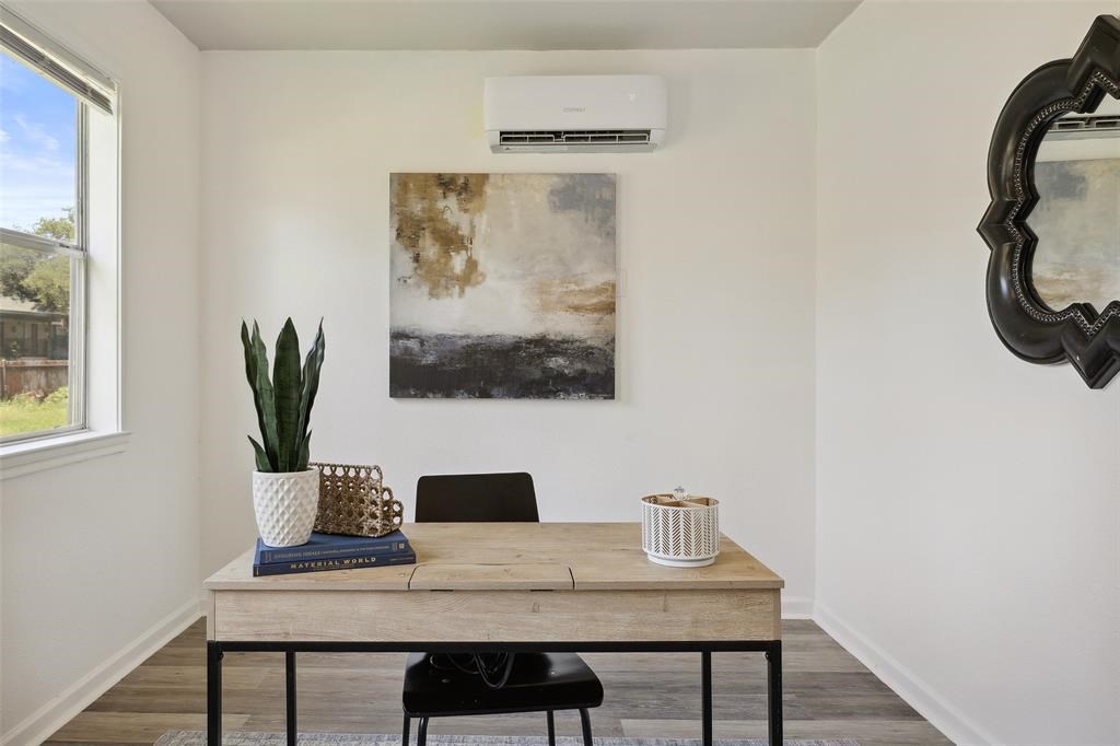 103 N Avenue Q Property Photo 17