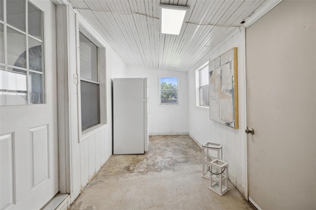 103 N Avenue Q Property Photo 19