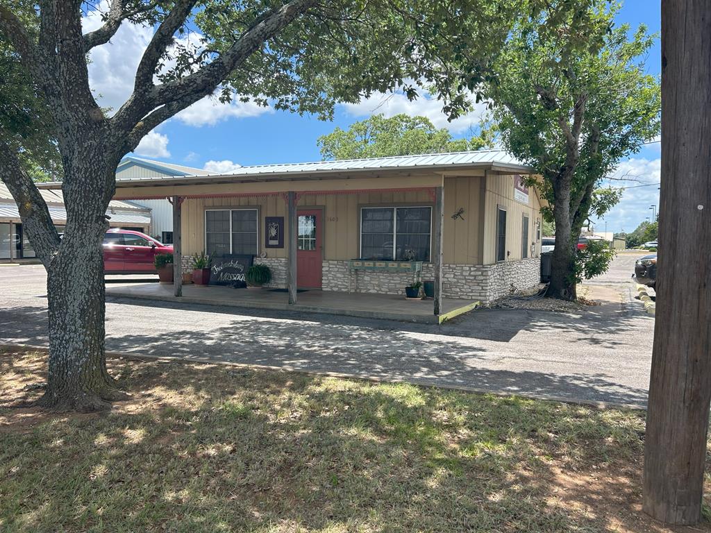 1603 E Main St Property Photo 1
