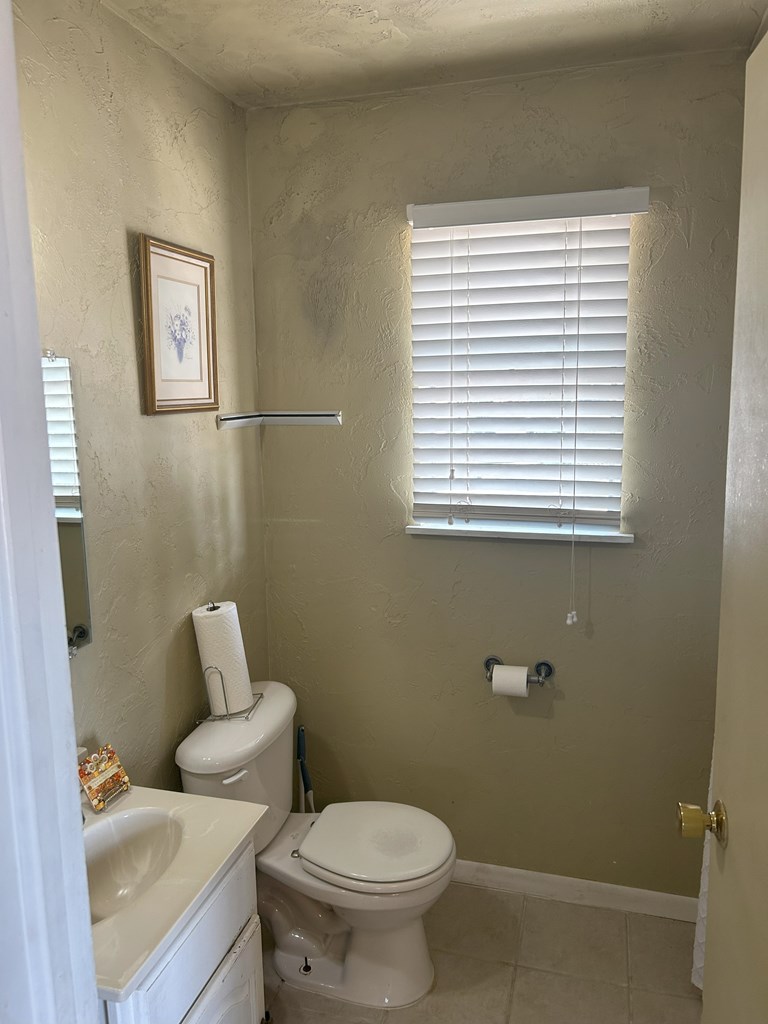 1603 E Main St Property Photo 12
