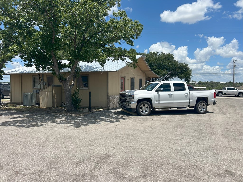 1603 E Main St Property Photo 13