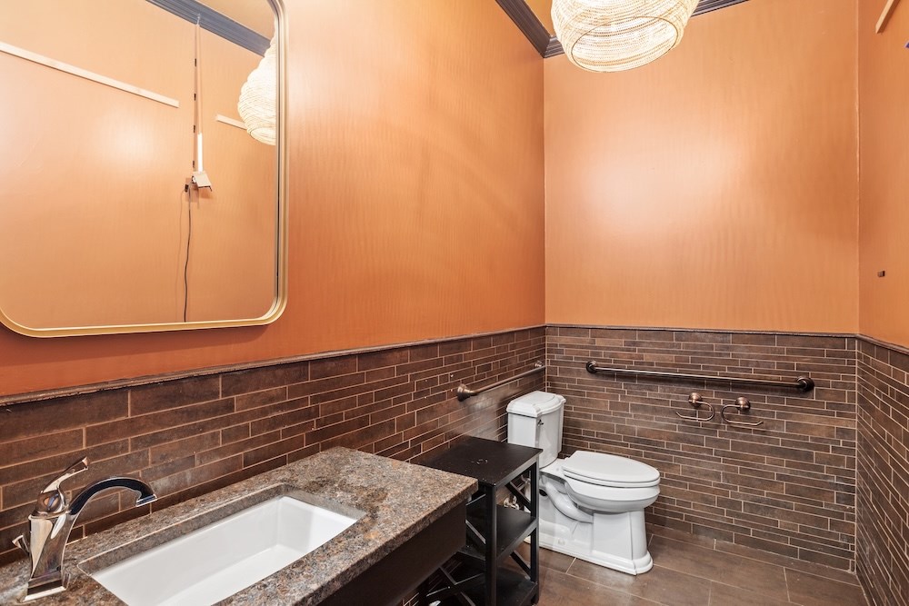 241 E Austin St Property Photo 28