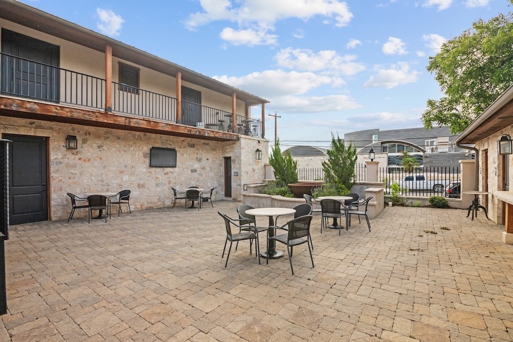 241 E Austin St Property Photo 30