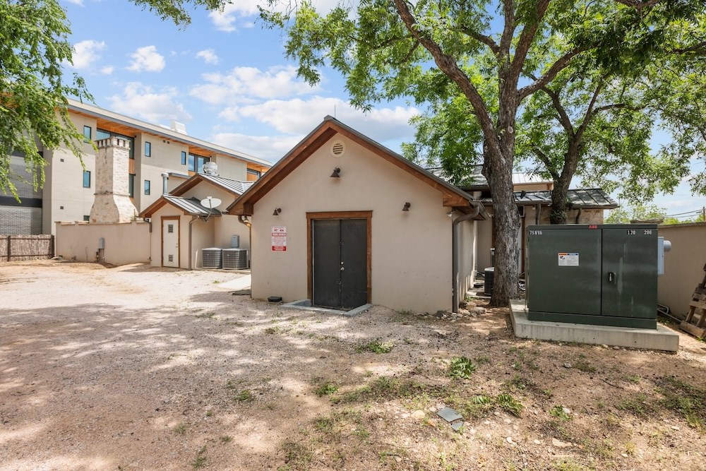 241 E Austin St Property Photo 69