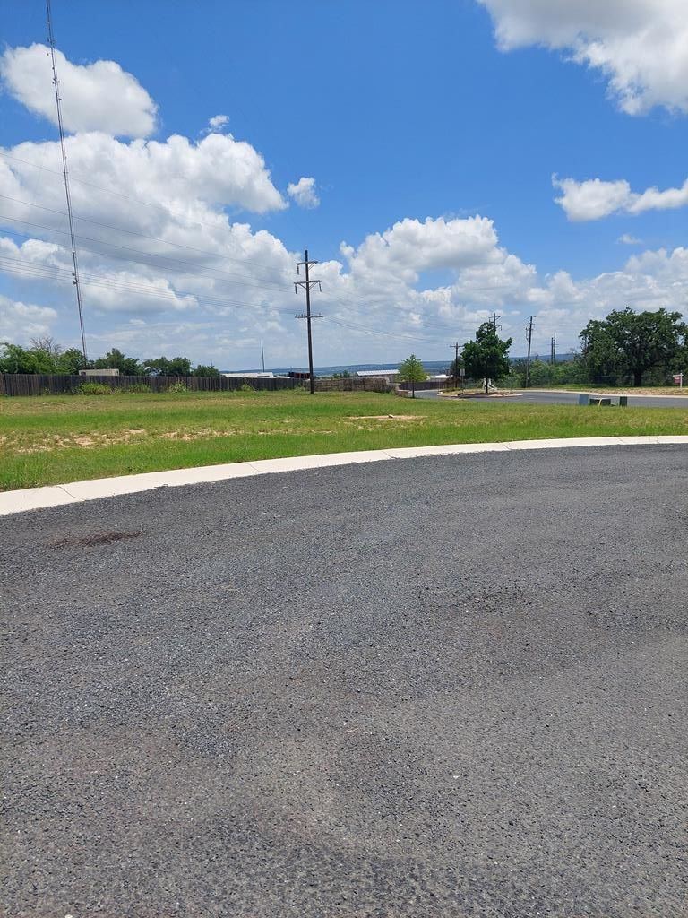 601 Atkins Ct # 113 Property Photo 1