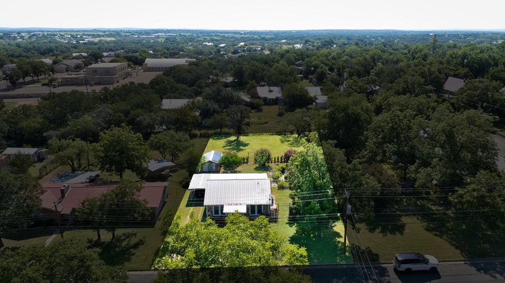 817 S Live Oak St Property Photo 13