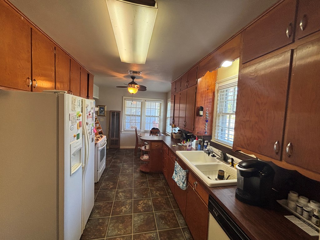 603 Fulton St Property Photo 6