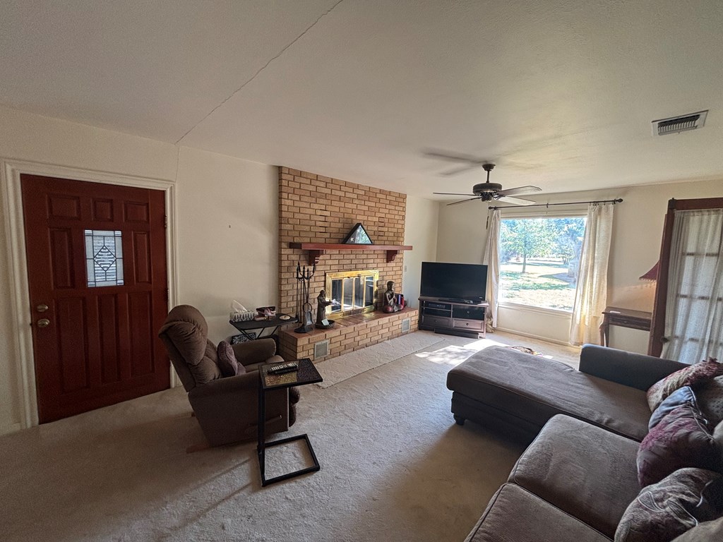 603 Fulton St Property Photo 9