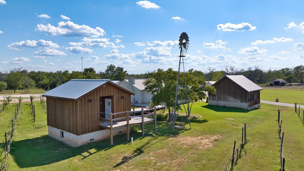 13502 E Us Hwy 290 Property Photo 15