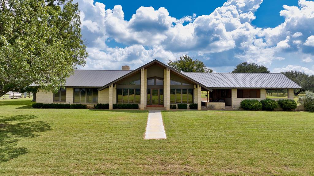 325 County Rd 389 Property Photo 1