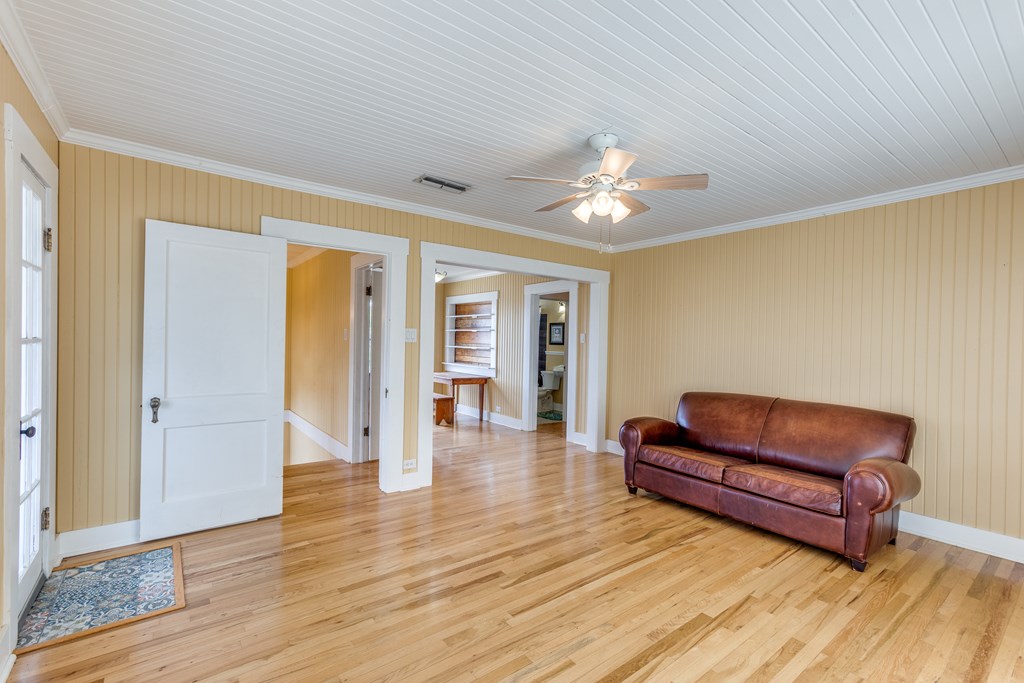 1600 Ford St Property Photo 19