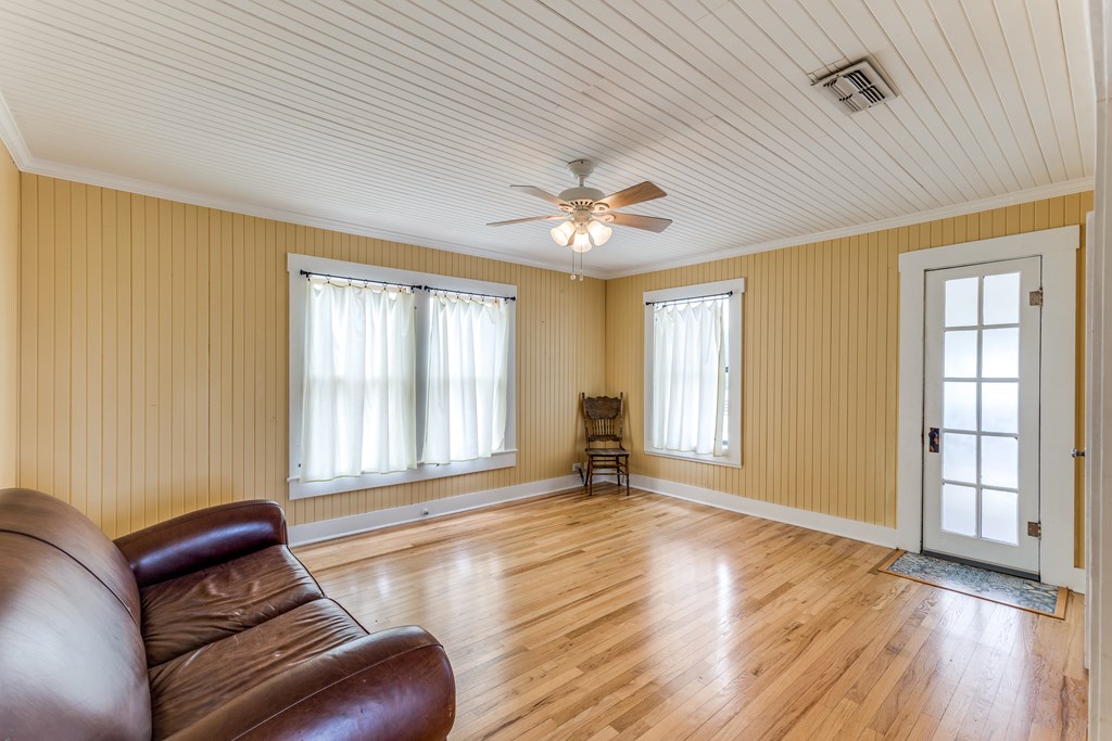 1600 Ford St Property Photo 21