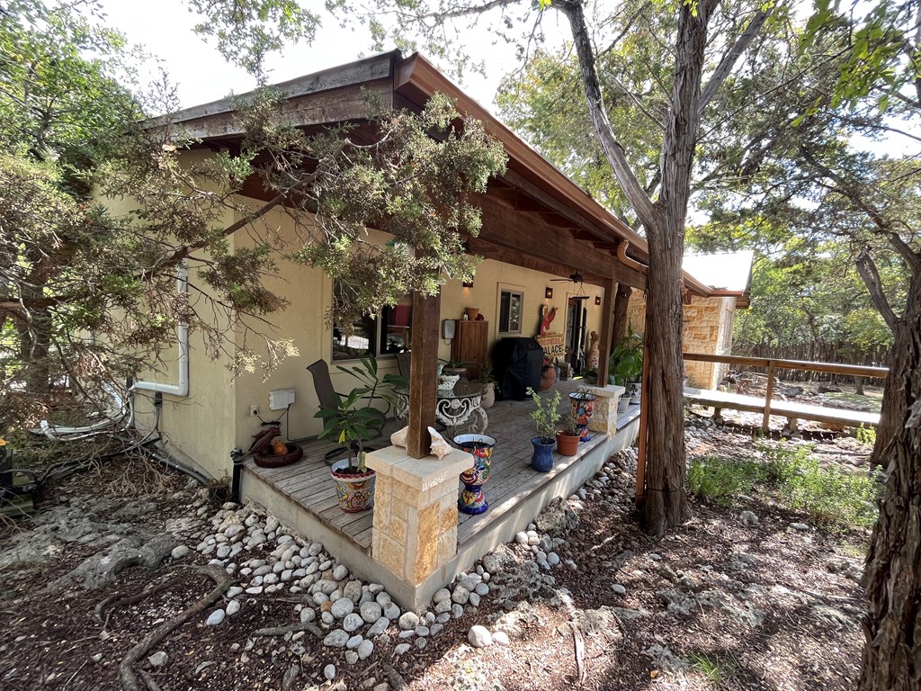 412 Field Rd Property Photo 5