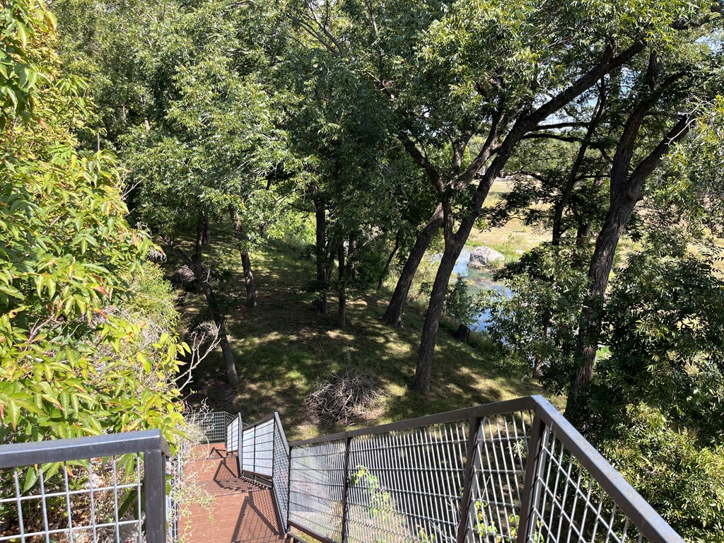 412 Field Rd Property Photo 6