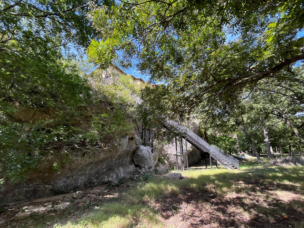 412 Field Rd Property Photo 8