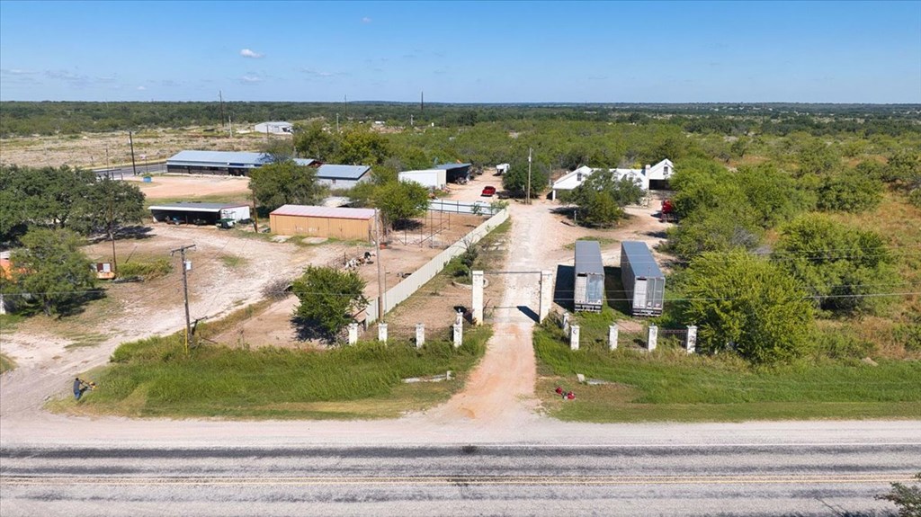 96 E Hwy 190 Property Photo 11