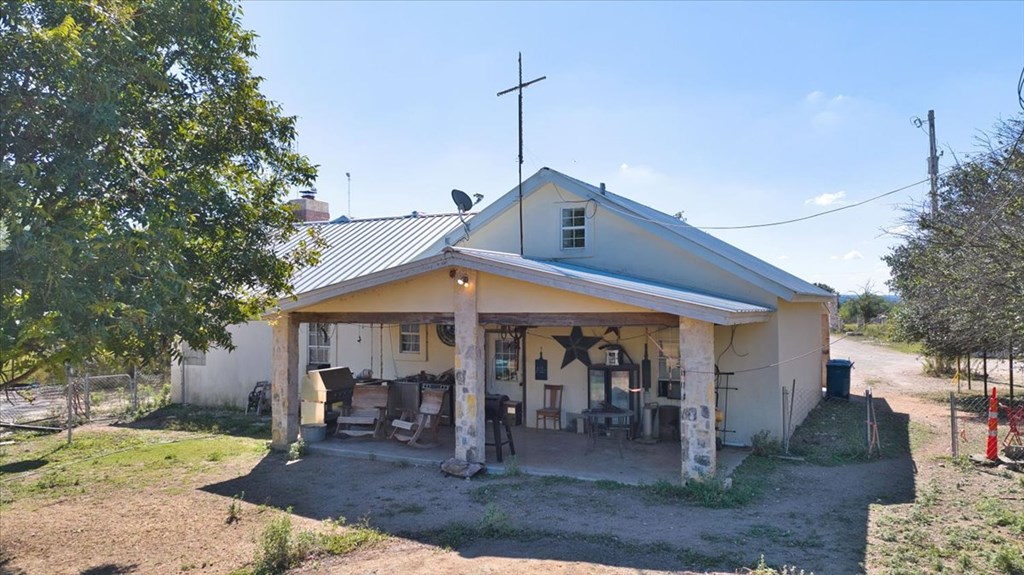 96 E Hwy 190 Property Photo 17