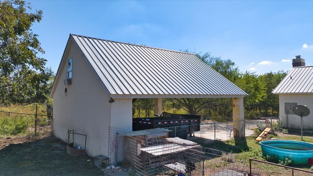 96 E Hwy 190 Property Photo 18