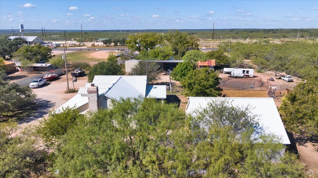 96 E Hwy 190 Property Photo 20