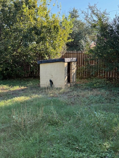 904 W College Ave Property Photo 6