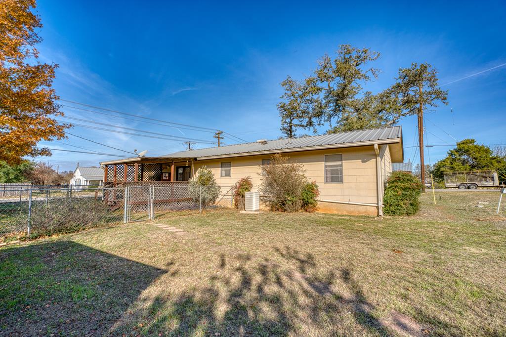 605 W Ash Dr Property Photo 12