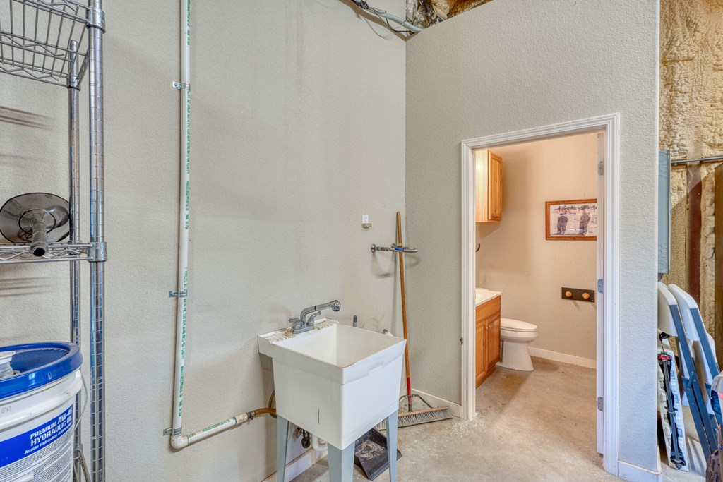 948 County Rd 314 Property Photo 15