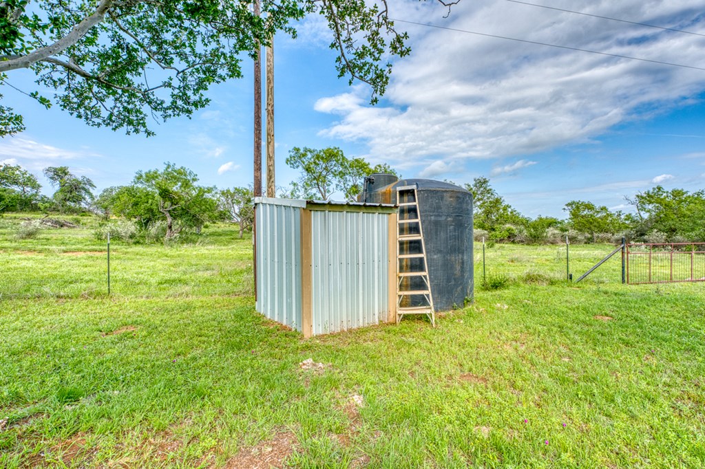 948 County Rd 314 Property Photo 43