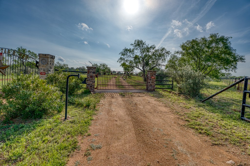 948 County Rd 314 Property Photo 3