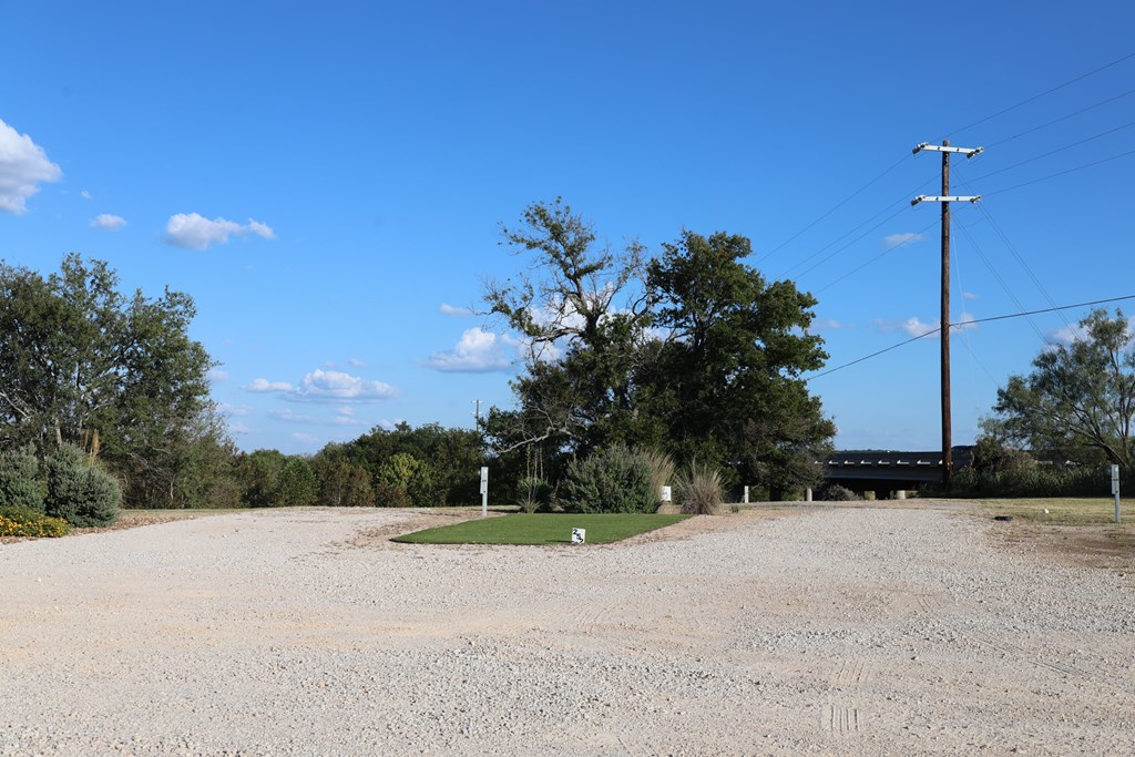 4584 E Us Hwy 290 Property Photo 15
