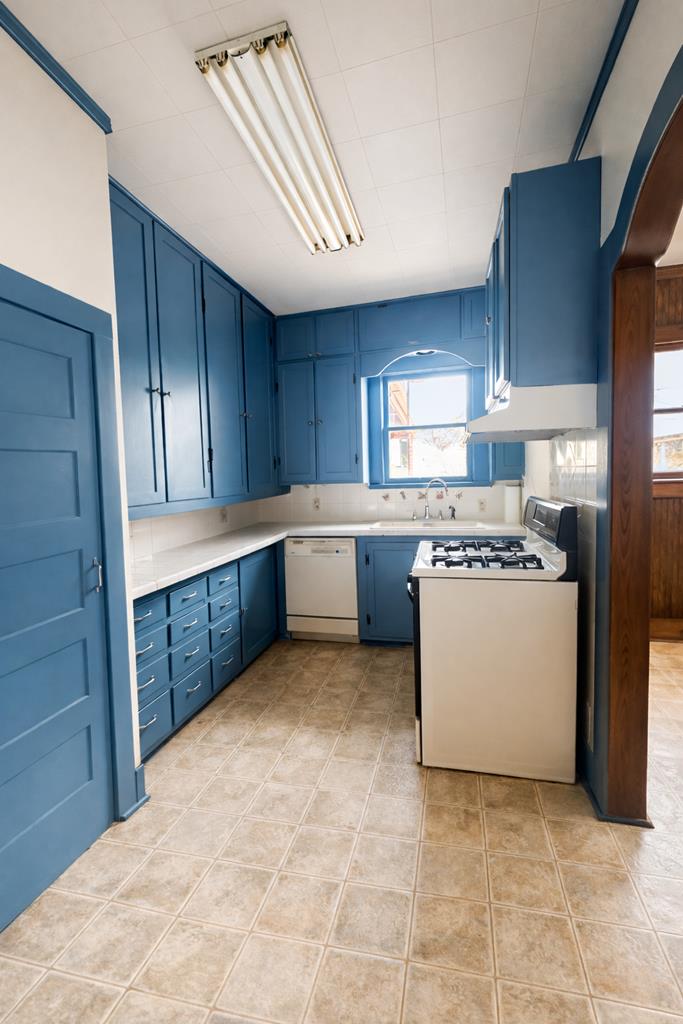 206 E Sandstone Property Photo 3