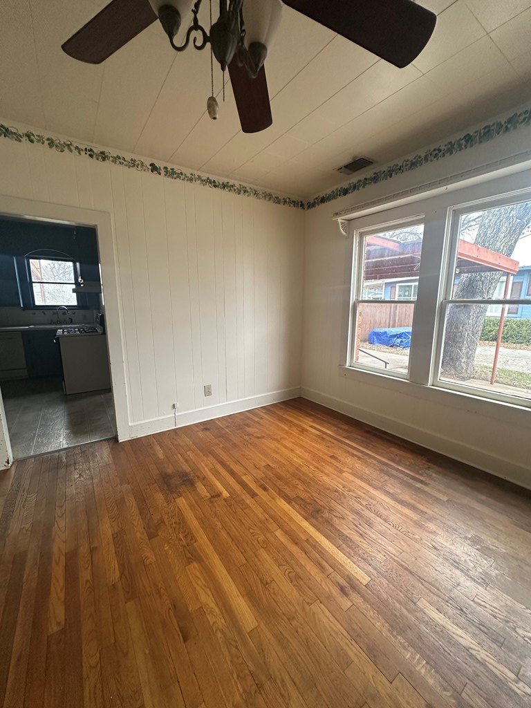 206 E Sandstone Property Photo 6