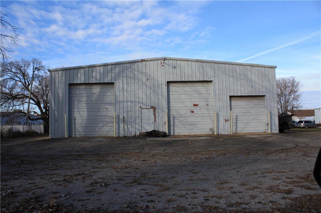 2119 E Pershing Road Property Photo 2