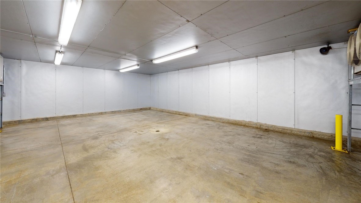 2015 E Olive Street Property Photo 18