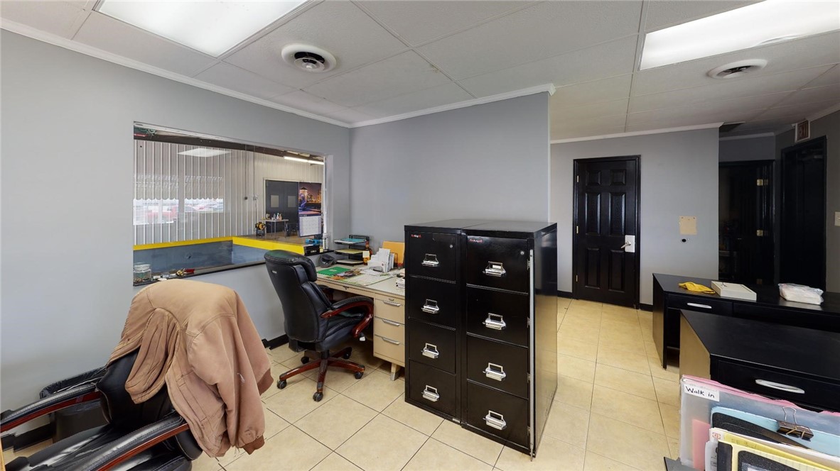 2015 E Olive Street Property Photo 31