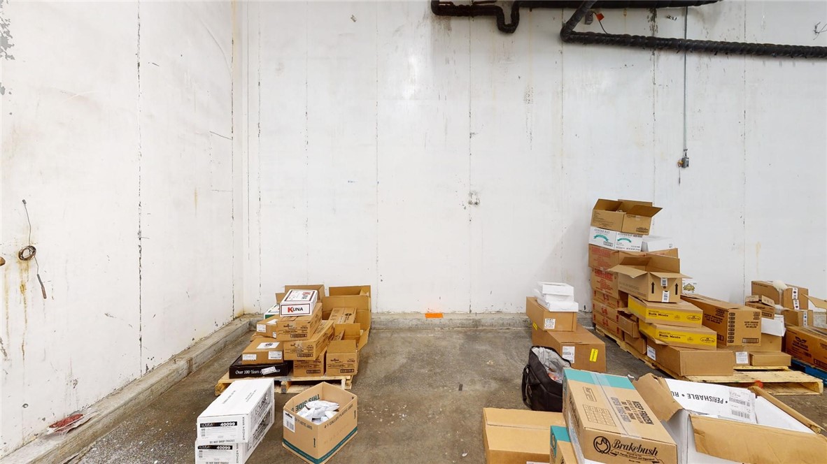 2015 E Olive Street Property Photo 32