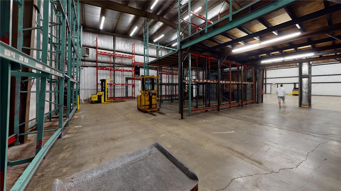 2015 E Olive Street Property Photo 35