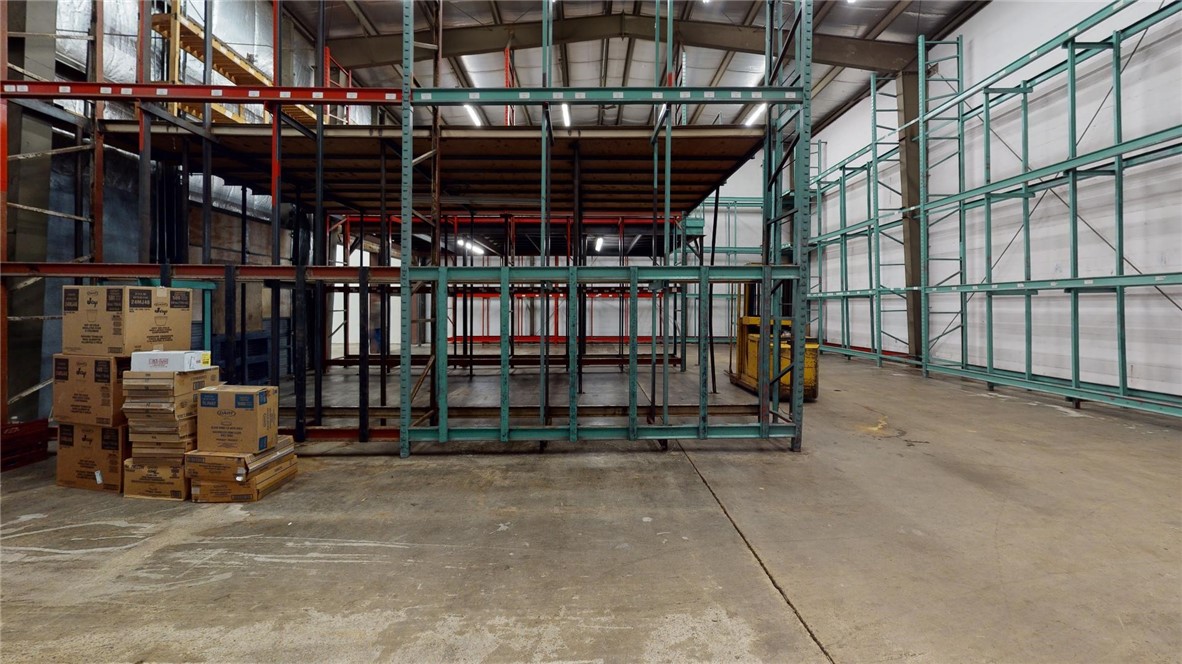 2015 E Olive Street Property Photo 36