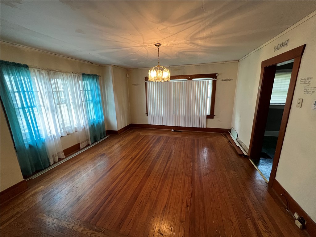 636 Cushing Street Property Photo 4