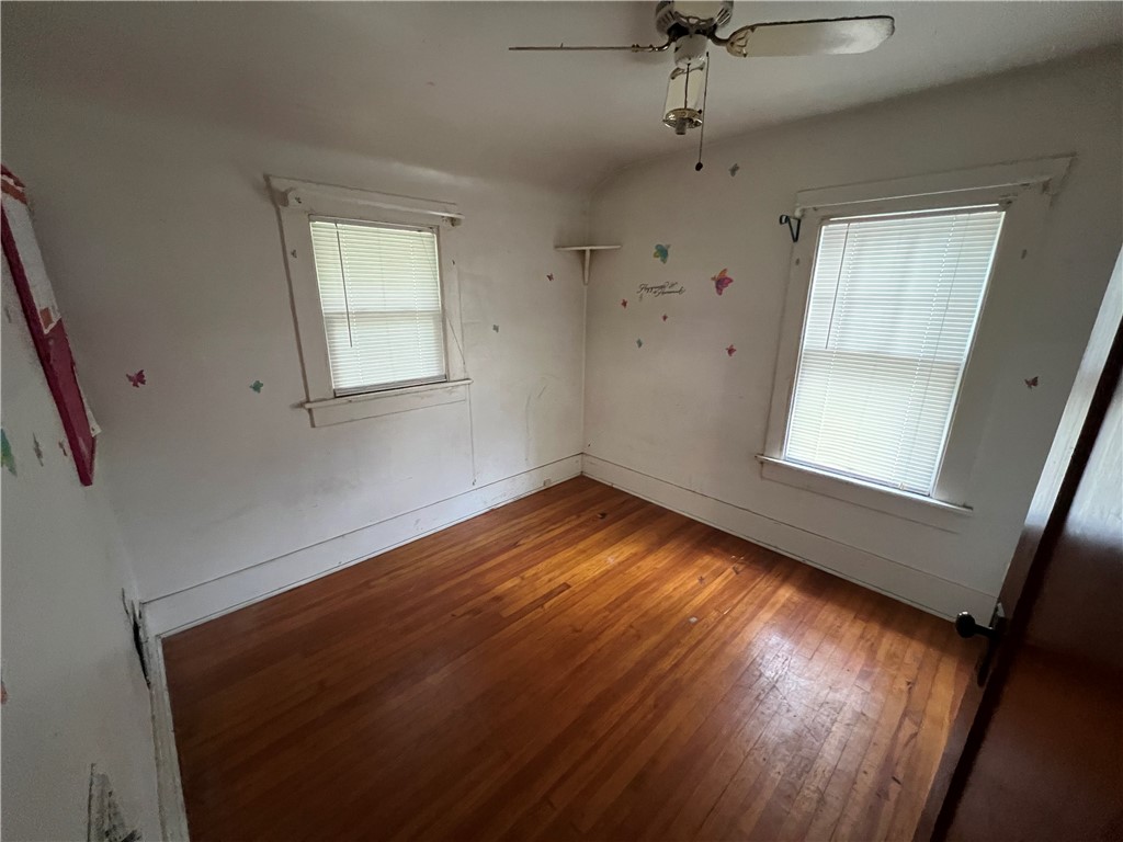 636 Cushing Street Property Photo 7