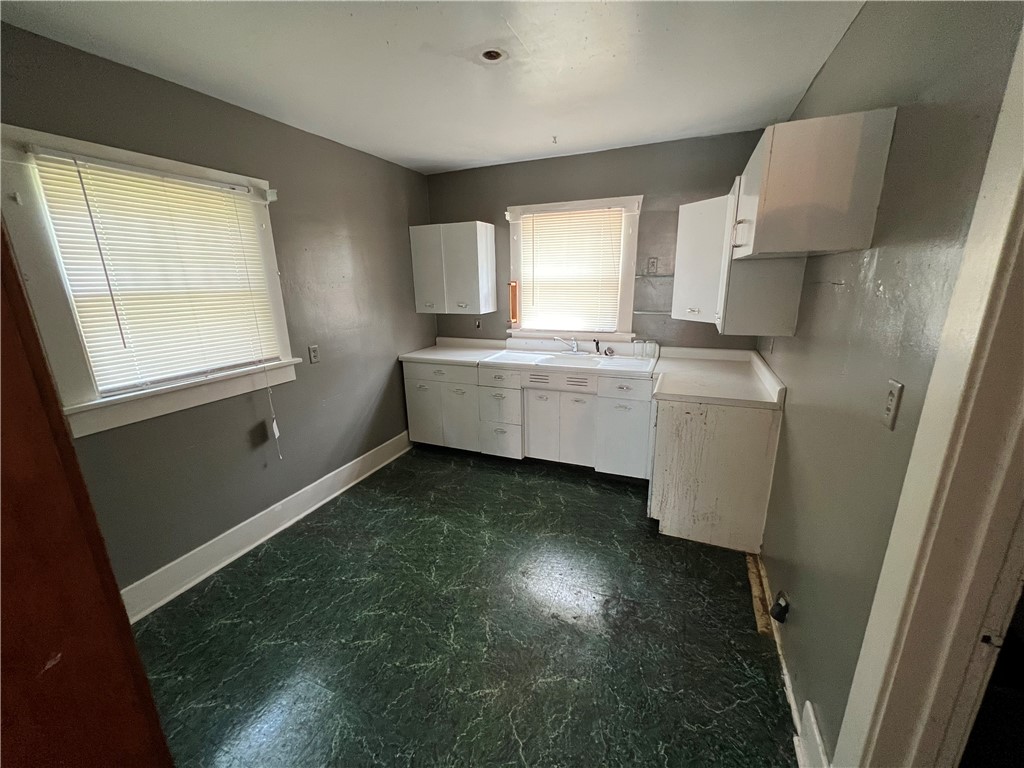 636 Cushing Street Property Photo 11